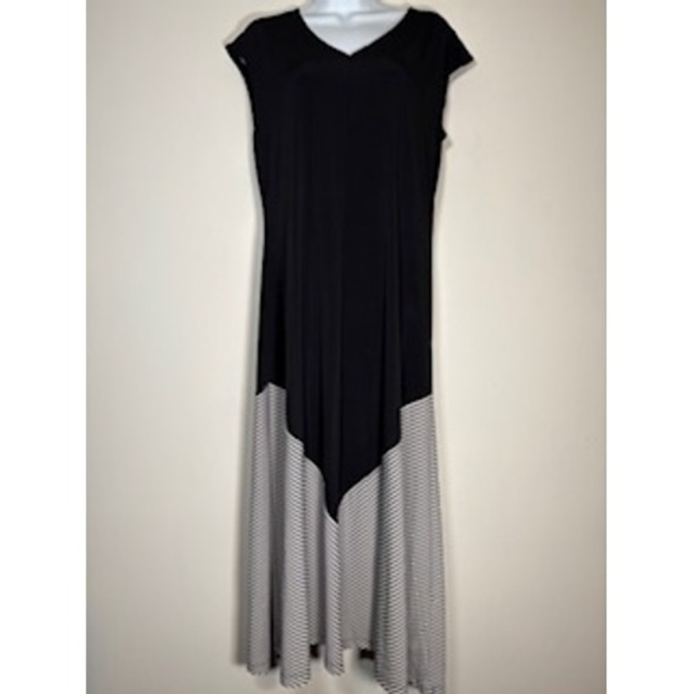 CHICO'S Maxi Dress Black White Striped Block Chevron Sleeveless Mod Stretch Med.
